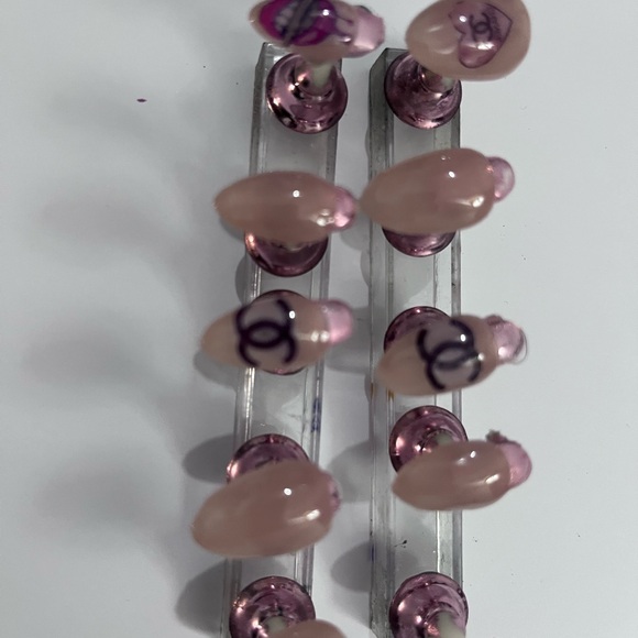 CHANEL Pale Pink Press-On Nails with Purple Logo Accents - Picture 3 of 7